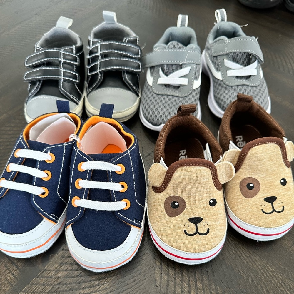Multiple baby style shoes for baby